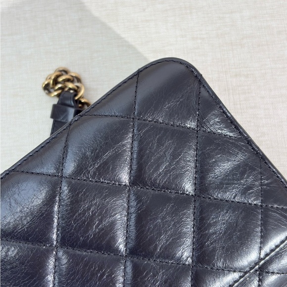 CHANEL Black Aged Calfskin 19 Flap Bag Medium GHW - Picture 7 of 15